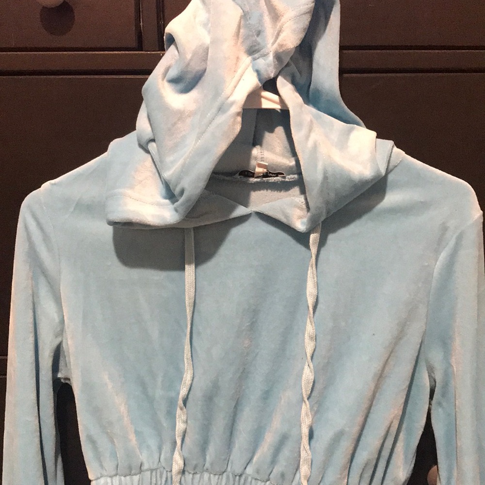 Soft fashion nova two piece set (cropped hoodie with matching sweatpants)